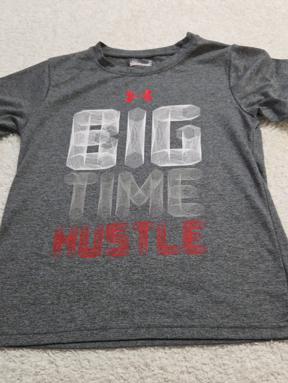 UNDER ARMOUR TSHIRT